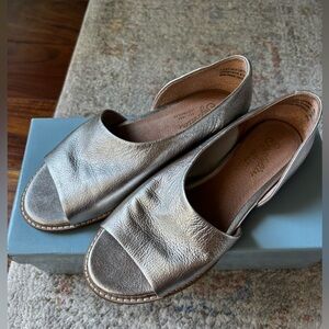 Elegant Silver Women's Flats